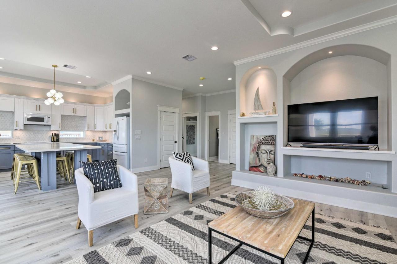 Bolivar Peninsula Chic Crystal Beach Escape With Deck - Walk To Beach! מראה חיצוני תמונה