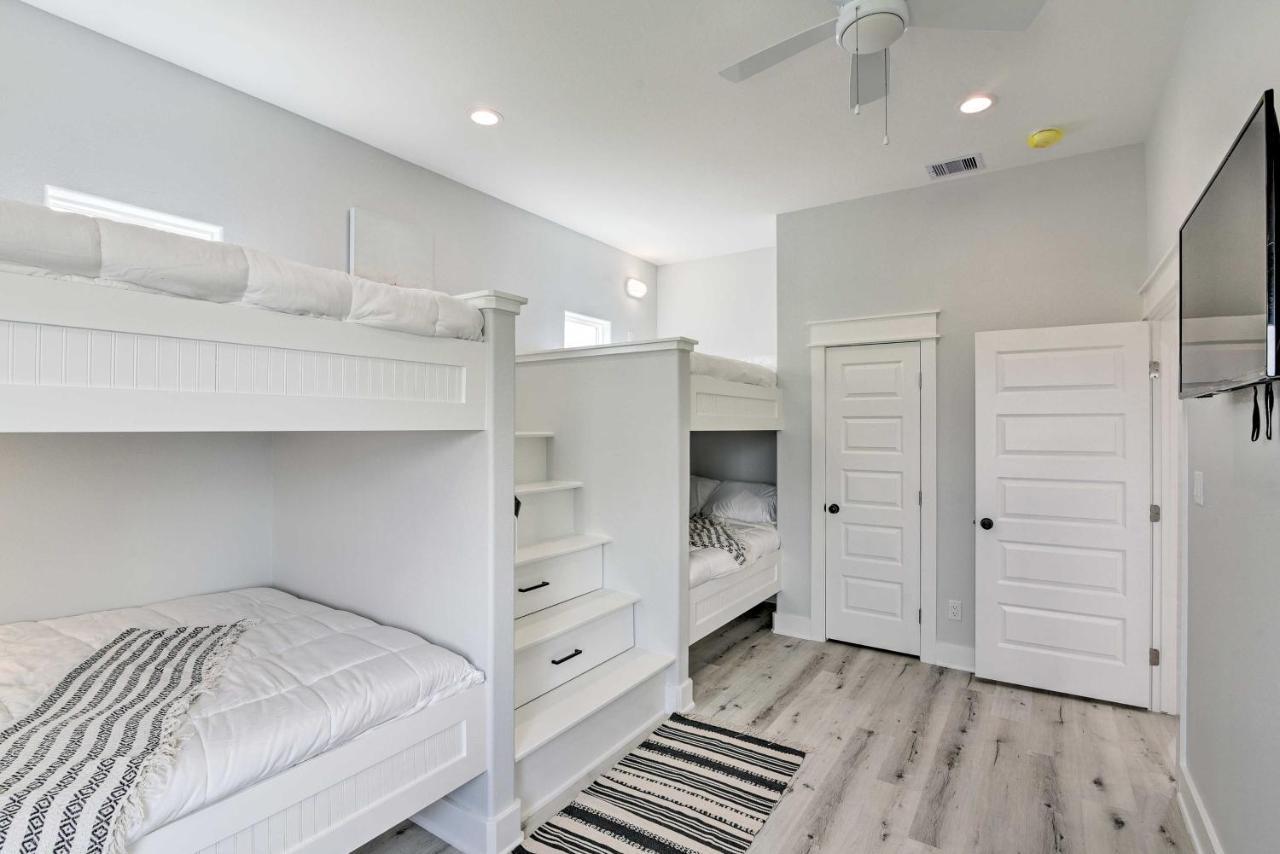 Bolivar Peninsula Chic Crystal Beach Escape With Deck - Walk To Beach! מראה חיצוני תמונה