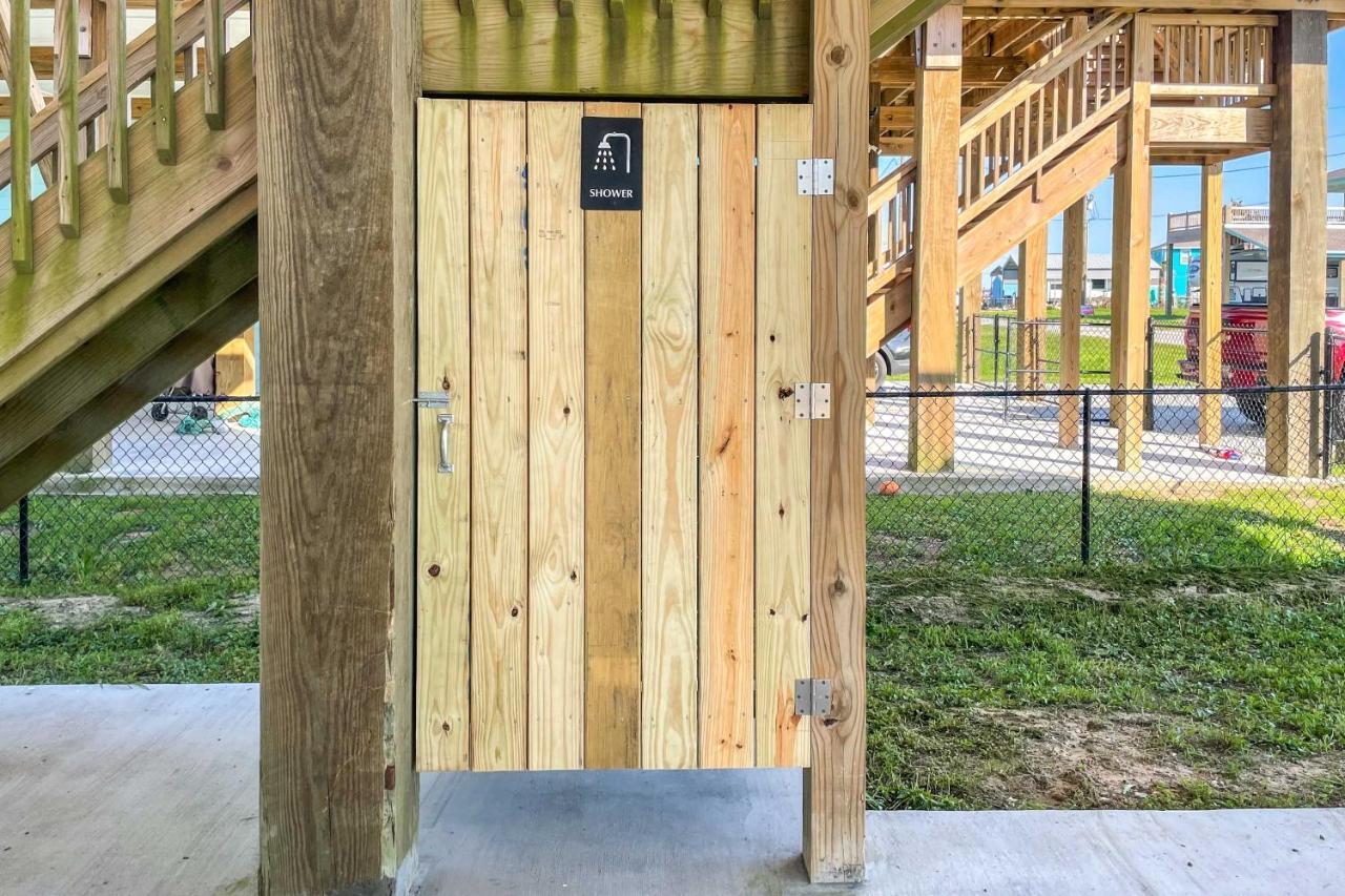 Bolivar Peninsula Chic Crystal Beach Escape With Deck - Walk To Beach! מראה חיצוני תמונה