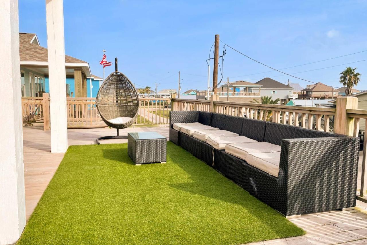 Bolivar Peninsula Chic Crystal Beach Escape With Deck - Walk To Beach! מראה חיצוני תמונה